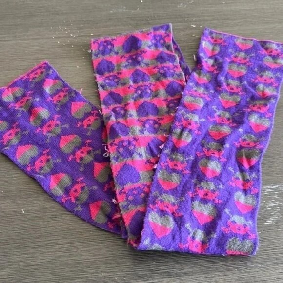 Accessories - Purple reversible skull and heart scarf